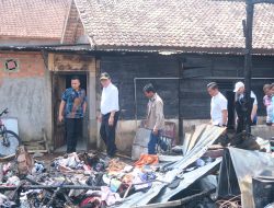 Tiga Rumah Hangus di Kelurahan Serasan Jaya, Camat : Tidak Ada Korban Jiwa