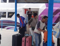 Diduga Surat Izin Berlayar Belum Keluar,  Kapal Cepat Express Bahari Batal Berangkat, Penumpang Kecewa