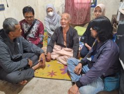 Kakek Yatin, Veteran Pejuang Kemerdekaan, Terima Bantuan dari Wali Kota Palembang