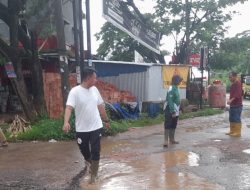 Camat Gandus Jalan Kaki Telusuri Sudut Wilayah, Mendengar dan Melihat Kondisi Warga