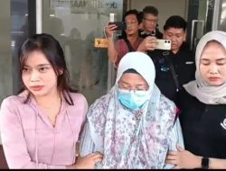 Digiring Jaksa Yunita Menangis, Kejari Palembang Tetapkan PPK Perkimtan Jadi Tersangka