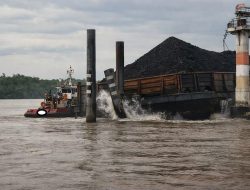 Lagi, Tiang Pancang Jembatan Lalan Roboh Ditabrak Tongkang Batubara