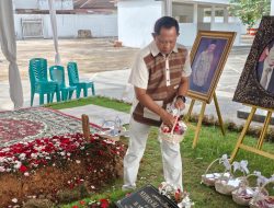 Dampingi Mendagri di Pusara Ayahanda, Umar Halim: Hormat pada Orang Tua Tak Lekang oleh Jabatan