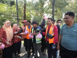 Tebar Kepedulian di Bulan Penuh Berkah, DWP BPKAD Muba Berbagi Takjil