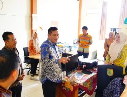 Pastikan Pelayanan Berjalan di Tengah Penerapan WFA, Bupati Muba Tinjau Puskesmas