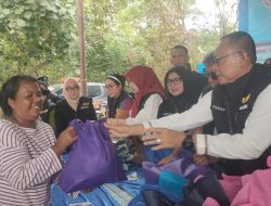 Yusuf Malaya – Syahrial Oesman Ikut melayani Masyarakat di Acara Tebus Murah