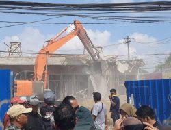 Peringatan Tidak Digubris, Pemkot Palembang Akhirnya Bongkar Bangunan Ruko Milik Afat