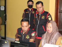 Kejari PALI Sita Dokumen dan Beberapa Barang dari Penggeledahan di Dinas Perkim