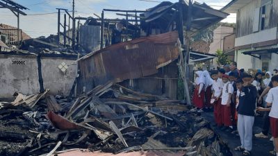 Kebakaran Semalam di 1 Ilir, 9 Rumah dan Gudang Besi Tua Hangus Terbakar