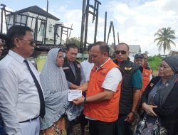 Yusuf Malaya Gerak Cepat Bantu Korban Kebakaran di Kalidoni