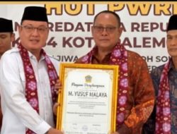 Yusuf Malaya Terima Penghargaan di HUT ke-64 PWRI Kota Palembang, Tegaskan PMPB Terus Mengabdi