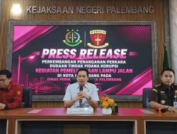 Kasus Pemeliharaan Lampu di Dishub Palembang, Kejari Palembang Amankan Barang Bukti Dokumen, Uang dan Perhiasan