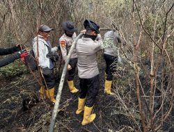 Karhutla di Lahan PT Samora OKI, Personel Ops Aman Nusa II Berjibaku Padamkan Api