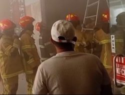 Kebakaran Eks Gerai KFC di Internasional Plaza  Diduga dari Percikan Api Mesin Gerinda Pekerja