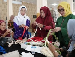 BKOW Dorong Perempuan Sumsel Mandiri Secara Ekonomi Lewat Pelatihan Chunky Bag